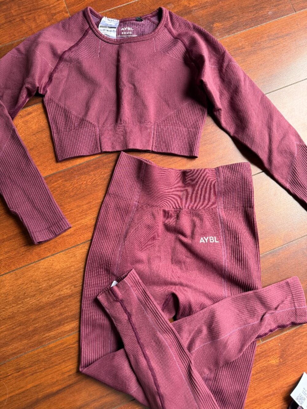 AYBL Empower Seamless Set Red Wine Small | Long Sleeve Crop Top + Leggings | Gym - Picture 2 of 8